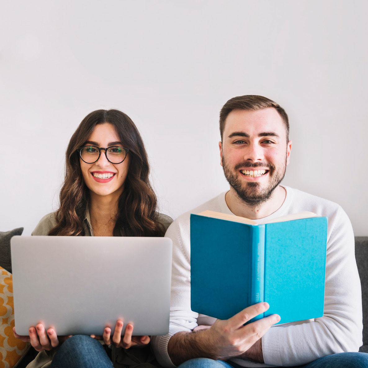 How can teachers organize private lessons with a professional booking system?